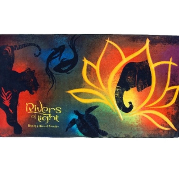 Disney Animal Kingdom River’s of Light Beach Towel - Picture 1 of 3